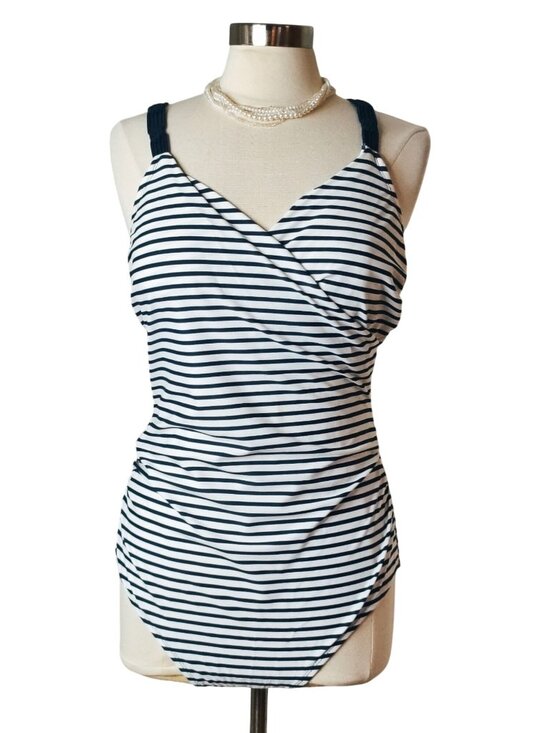 Kona Sol Other - Kona Sol Womens XL Swimsuit One-Piece Slimming Ruched Shelf Bra Bathing Suit